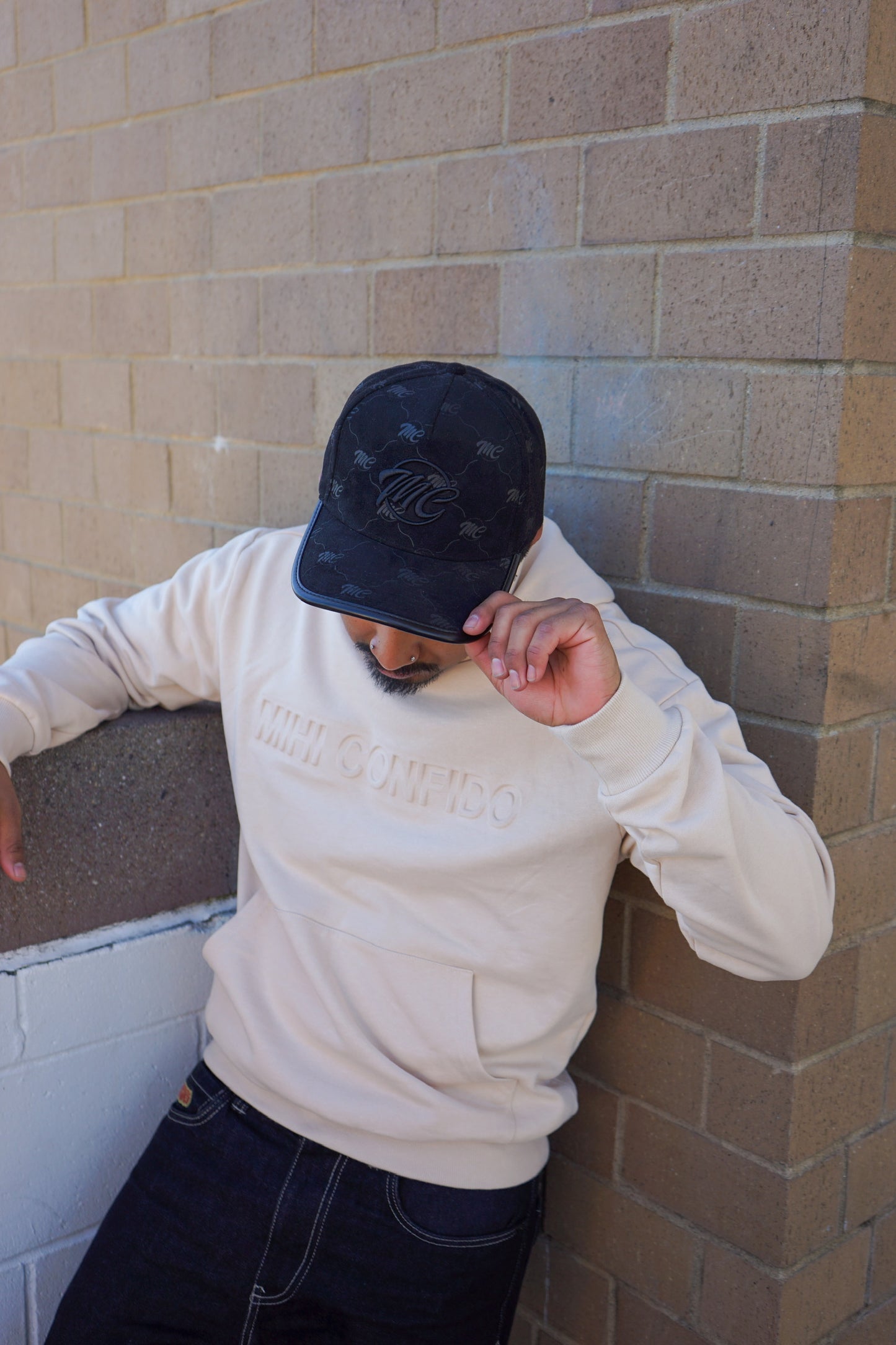 MIHI CONFIDO Sand Hoodie
