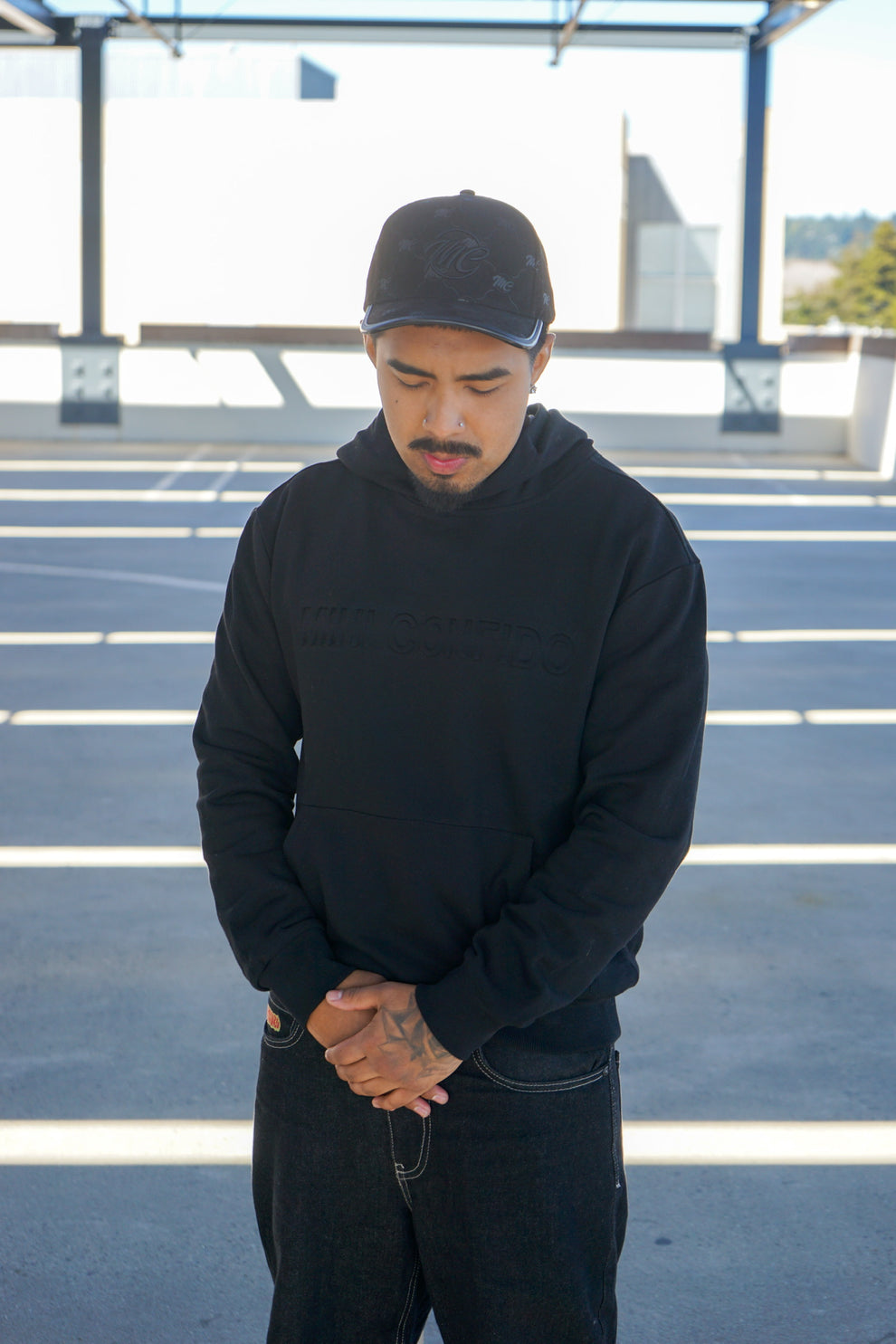 MIHI CONFIDO Hoodie
