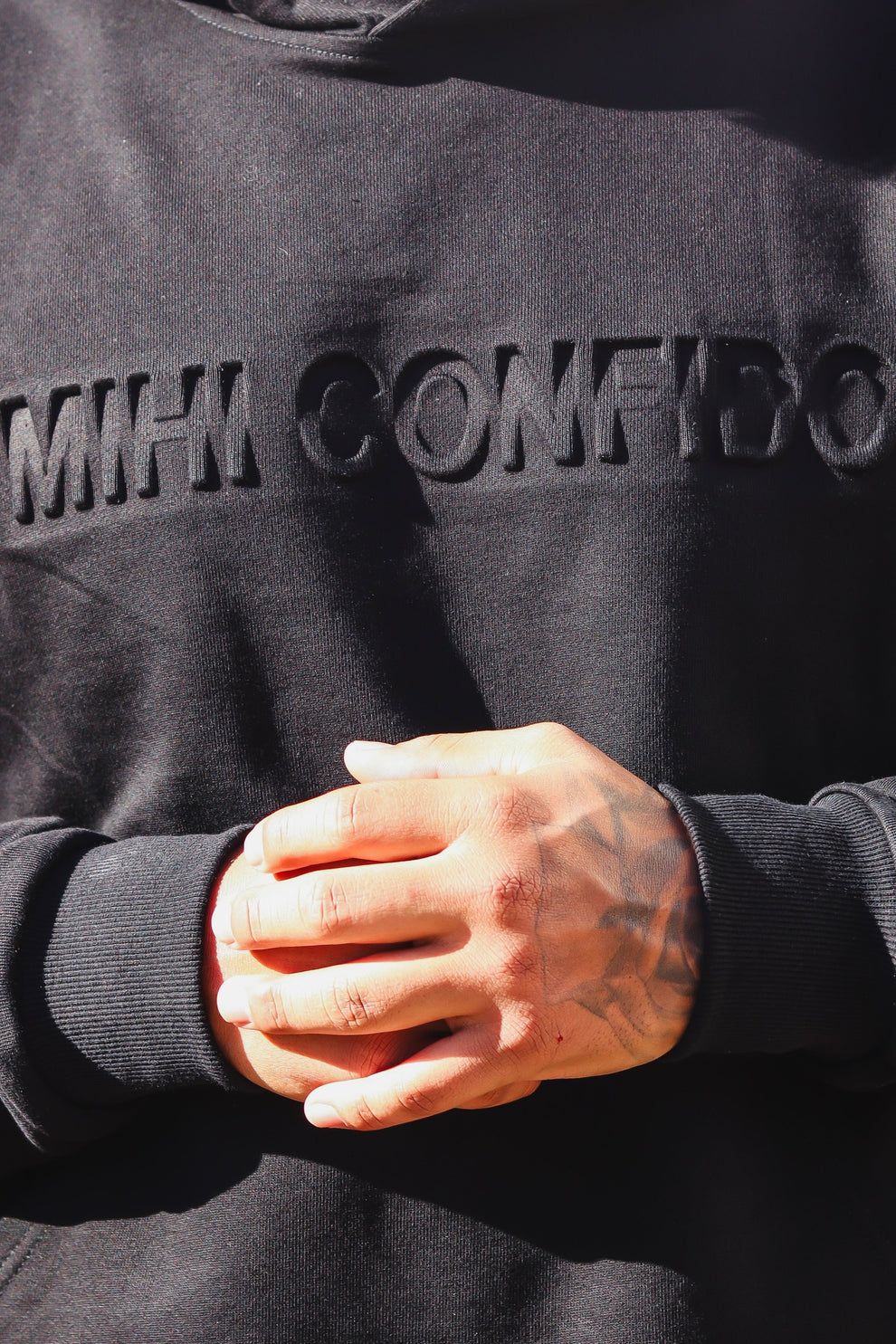 MIHI CONFIDO Hoodie